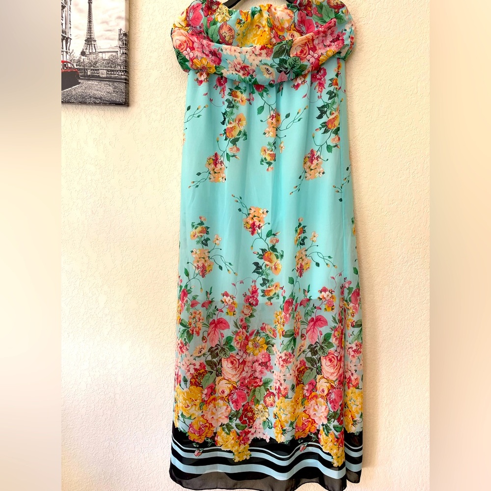 Socialite Like New Perfect Strapless Dress